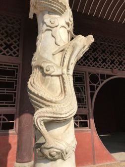 汉白玉柱