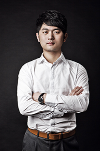 董事长 吴明明 