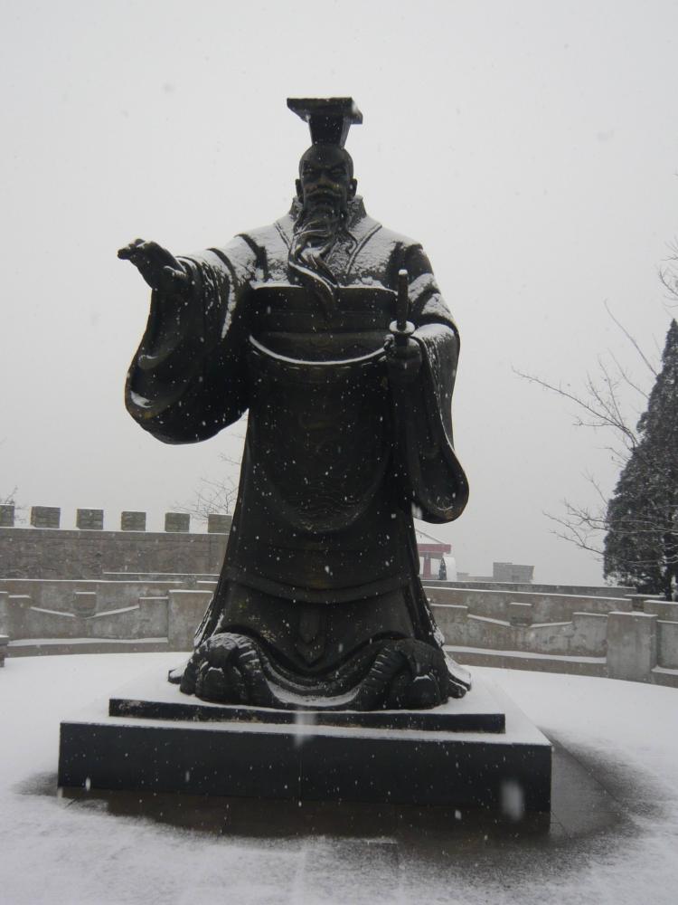 齐桓公雕像