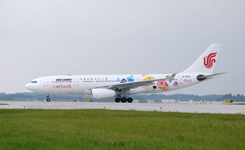 中国国际航空“锦礼号”空客A330-200彩绘宽体机