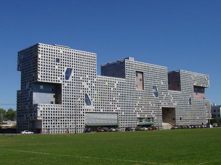 麻省理工学院Simmons Hall
