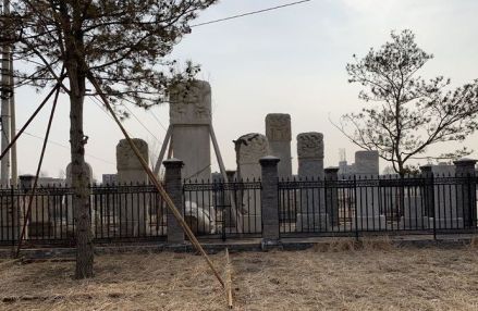 琉璃河大桥边上的石碑