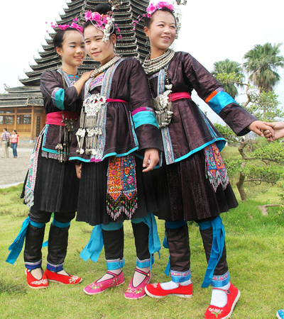 侗族