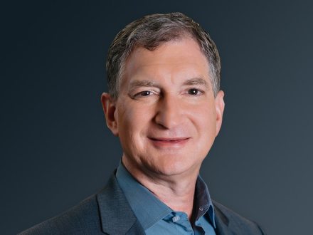 马克·佩珀马斯特（Mark Papermaster）