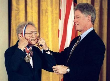 克林顿与保罗·萨缪尔森