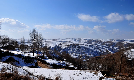黄土高原雪景图