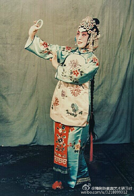 1957年陈素真《拾玉镯》剧照
