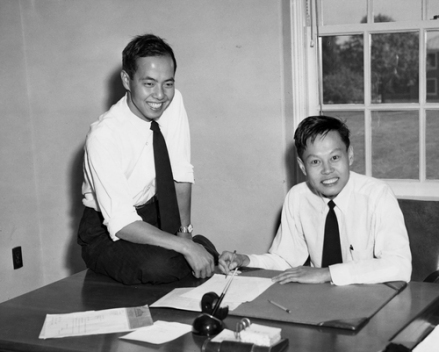 李政道和杨振宁1957年在普林斯顿 