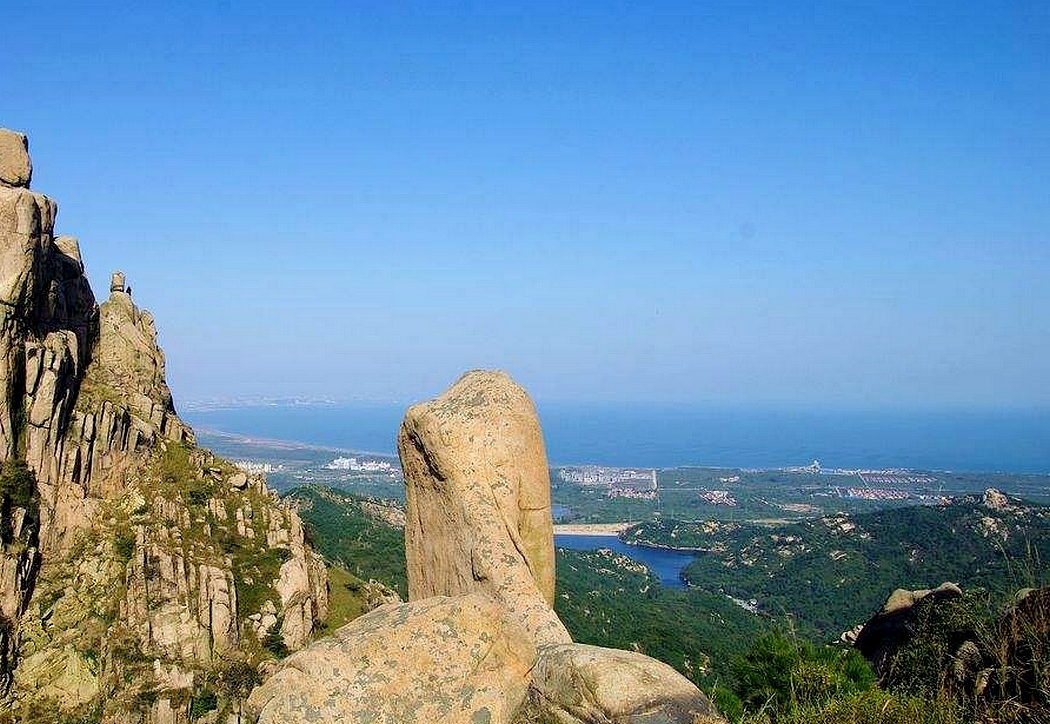灵山湾南部大珠山下海湾