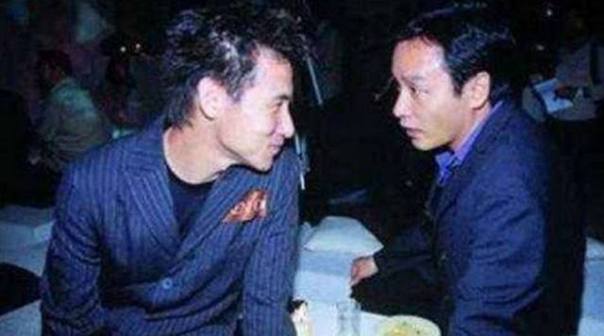张国荣与朋友的合影