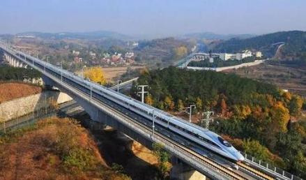 青荣城际铁路列车