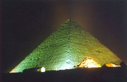 胡夫金字塔夜景 