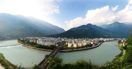 平武县城全景