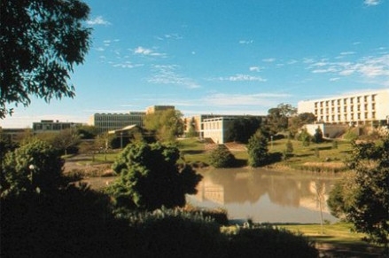 澳大利亚弗林德斯大学