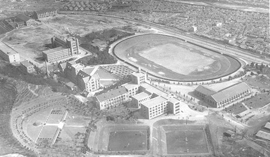 1962年西馆竣工后学校全景