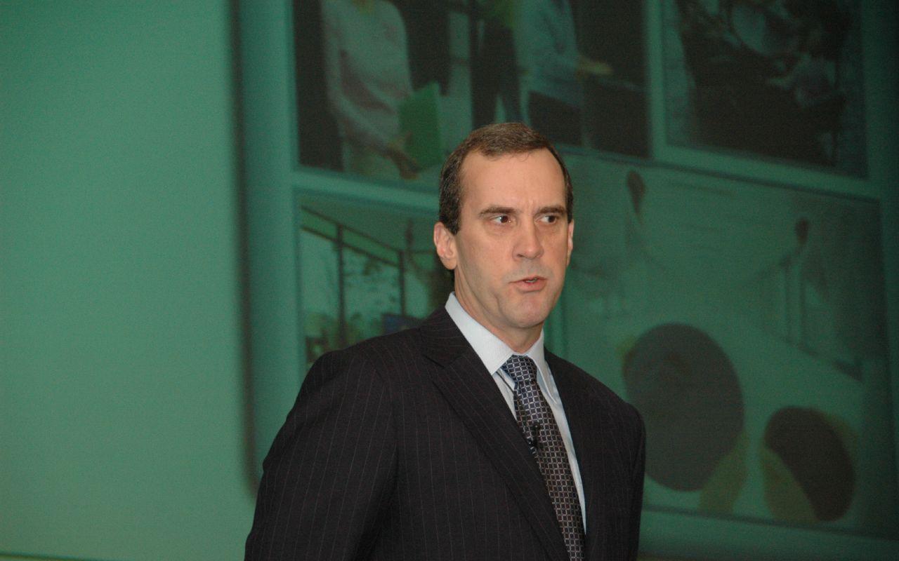 AMD第三任CEO迪克·梅耶