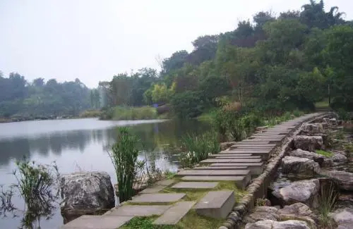 卧龙湖