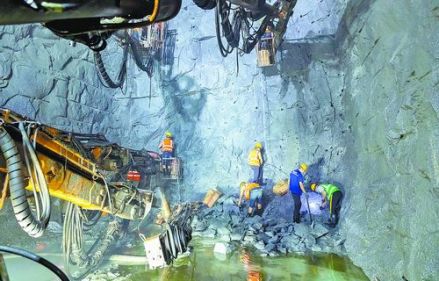 厦门地铁3号线过海段矿山法施工现场