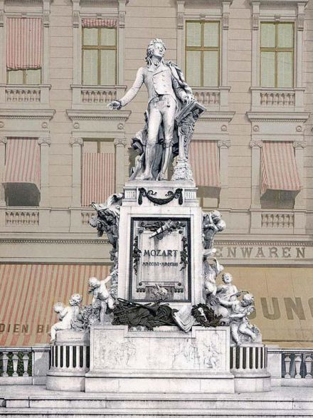 莫扎特纪念雕像