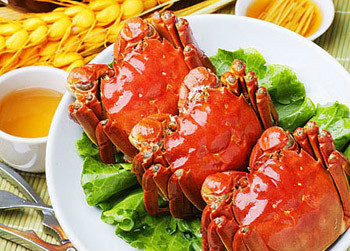 当虾、蟹煮熟时，只留下虾青素。