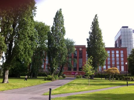 伯明翰大学校园风光