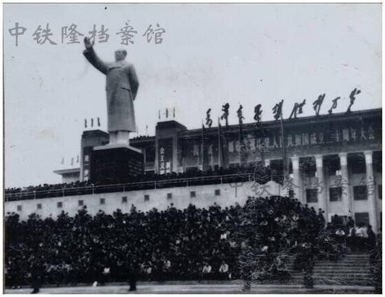 人民南路广场（现天府广场）毛主席塑像