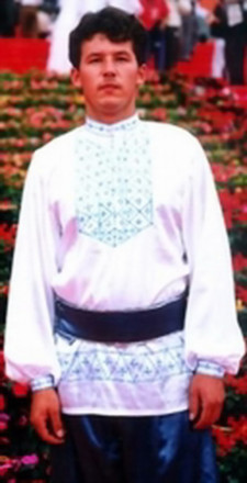 俄罗斯族服饰