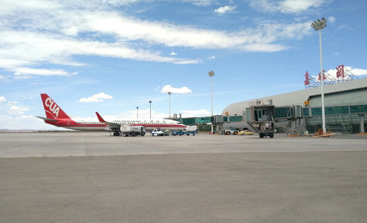 嘉峪关酒泉机场民航站坪
