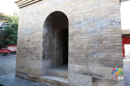 上党西岩寺塔