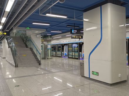郎庄站站台图1
