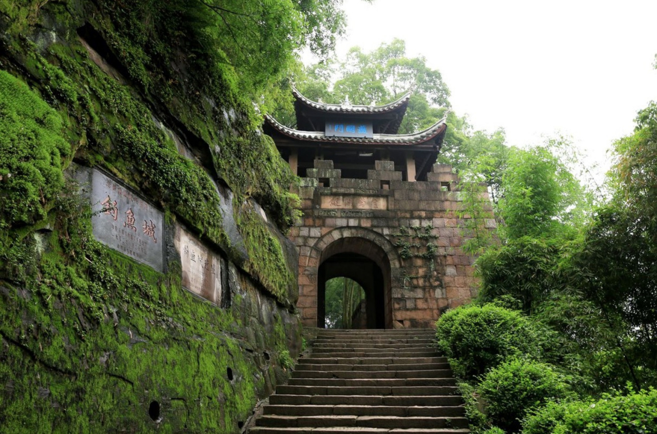 合川钓鱼城-全蜀关键牌坊