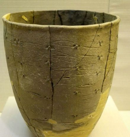 富河沟门遗址 灰陶筒形罐