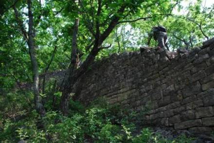 高俭地山城西墙