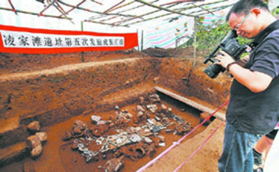 凌家滩遗址挖掘现场