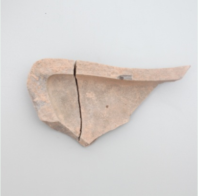 章齐达墓群出土石砚残片