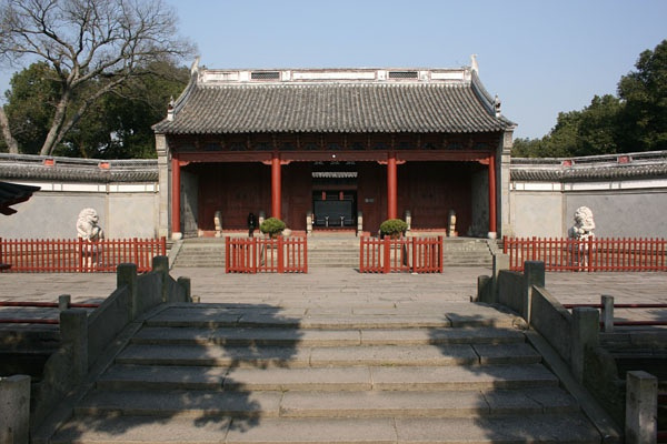 石筑广场及山门