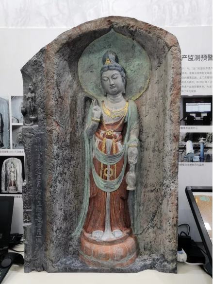 万佛洞前室观世音像龛三维数字化虚拟复原像 