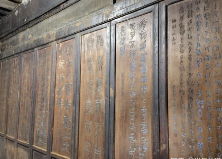 朱一新故居（约经堂）内的书法作品