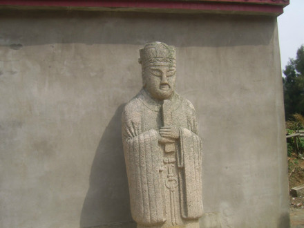 郑丙墓附近石像