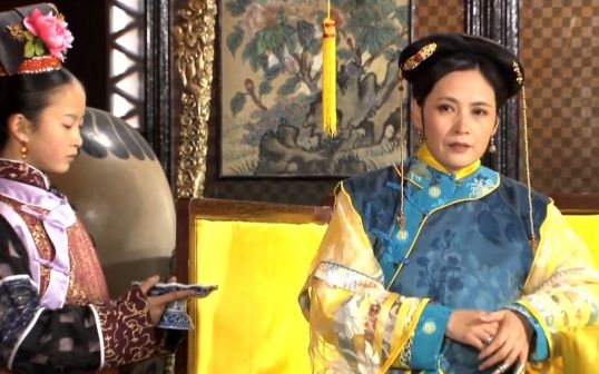 《神医喜来乐》中的慈禧（宋晓英饰）
