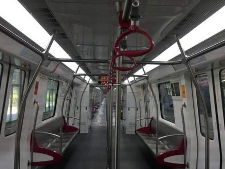 杭州地铁8号线列车内部