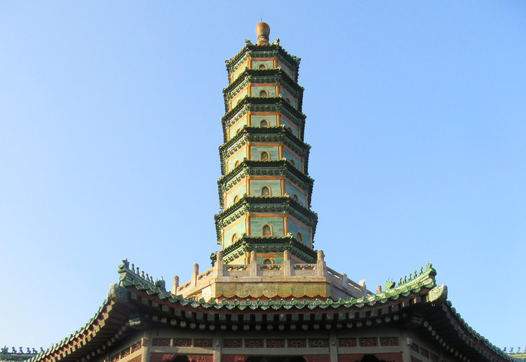 琉璃万寿塔