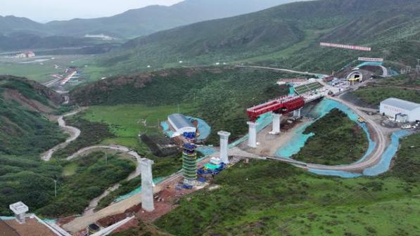 2024年6月3日西成铁路甘肃段白龙江大桥（无人机照片）