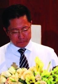 李阳低头认错