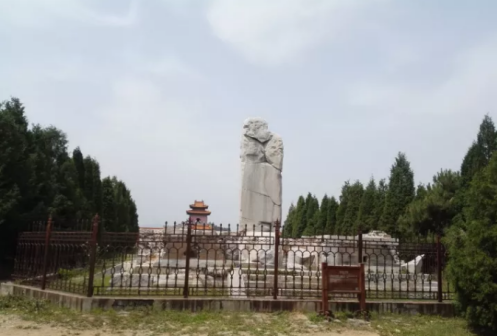 神道碑亭（小碑楼）
