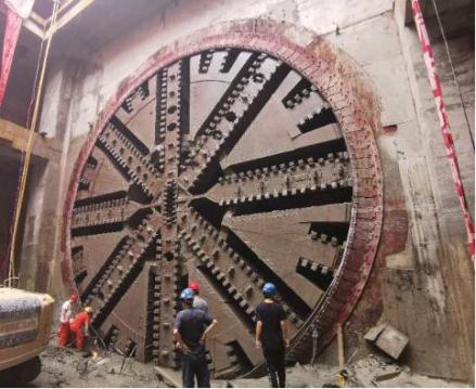 大盾构区间洞通