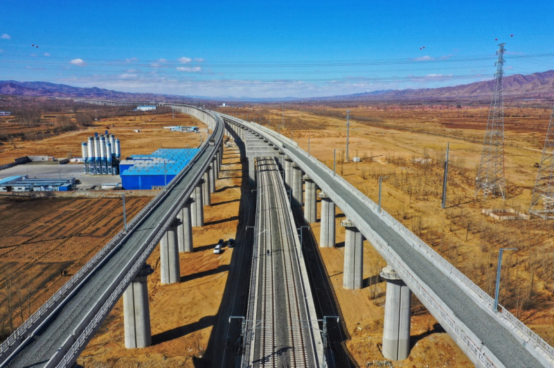 建设中的大张高速铁路河北段 