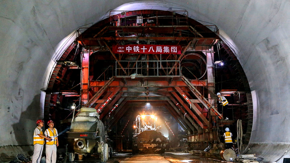 2020年7月28日，东茗隧道贯通