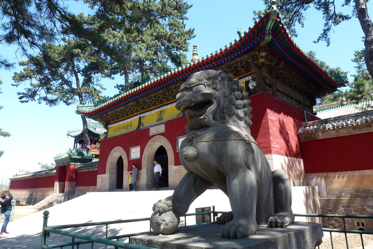 普乐寺前山门