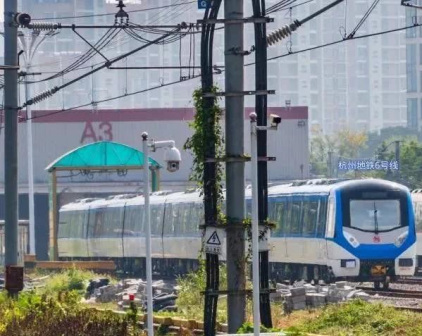 杭州地铁6号线首列车